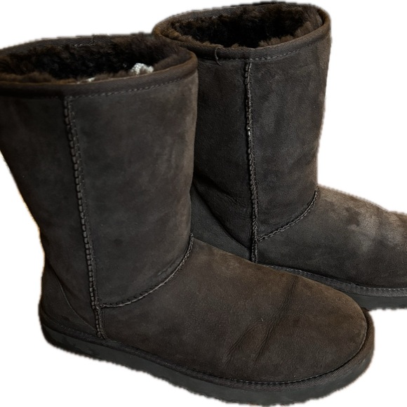 UGG Classic Short II Boots - Picture 5 of 9